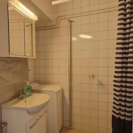 Kotinelioe Grantley Apartamento